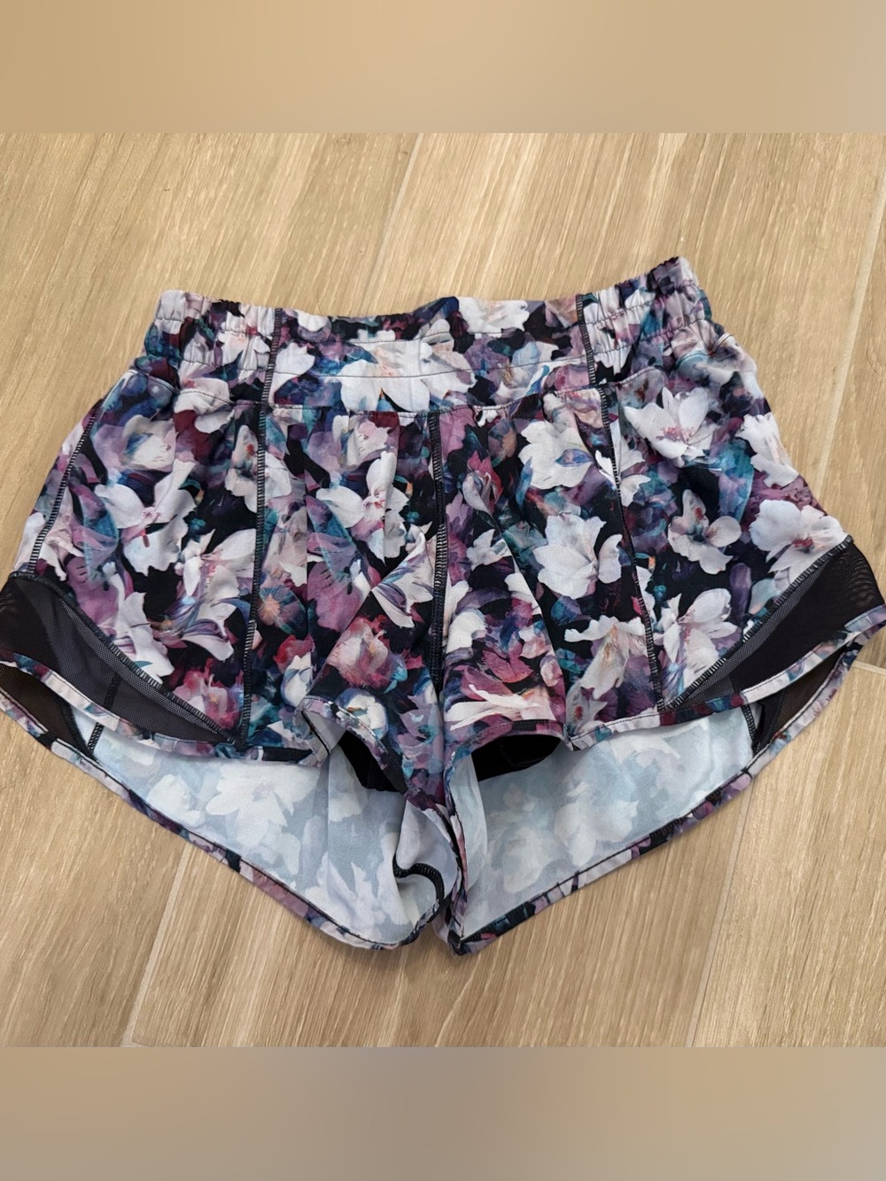 Lululemon Hotty Hot Short II *2.5"